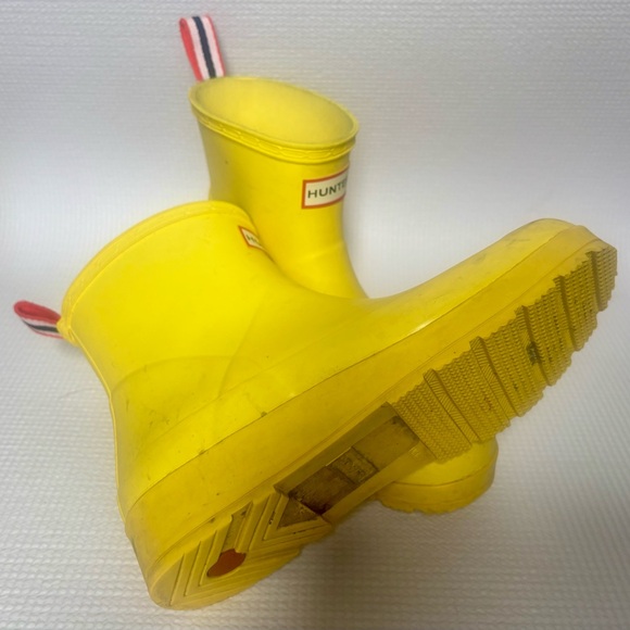 Hunter Women's PLAY™ Short Rain Boots in yellow - Picture 4 of 7